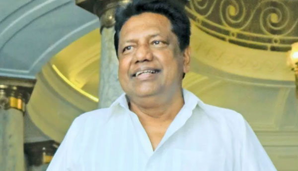 හිටපු ඇමති කුමාර වෙල්ගමට එරෙහි නඩුවෙන් ඔහු නිදහස් හිටපු ඇමති කුමාර වෙල්ගමට එරෙහි නඩුවෙන් ඔහු නිදහස්