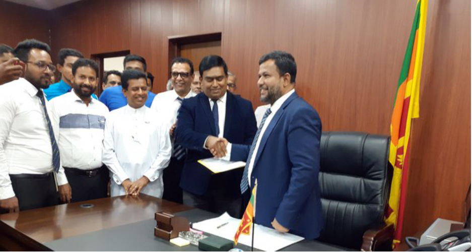 ඇමති රිෂාඩ් බදියුදීන් වැඩ භාර ගනියි ඇමති රිෂාඩ් බදියුදීන් වැඩ භාර ගනියි