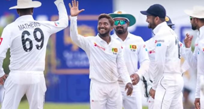 ශ්රි ලංකා – නවසීලන්ත පළමු ටෙස්ට් ක්රිකට් තරඟය: ඇඹුල්දෙණියට තම කාර්යභාරය හරිහැටි කරන්න බැරි වුනාද ? ශ්රි ලංකා – නවසීලන්ත පළමු ටෙස්ට් ක්රිකට් තරඟය: ඇඹුල්දෙණියට තම කාර්යභාරය හරිහැටි කරන්න බැරි වුනාද ?