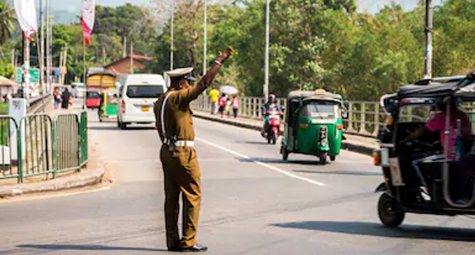 ලබන සඳුදා සිට මංතීරු නීතිය ක්රියාත්මක මාර්ග මෙන්න ලබන සඳුදා සිට මංතීරු නීතිය ක්රියාත්මක මාර්ග මෙන්න