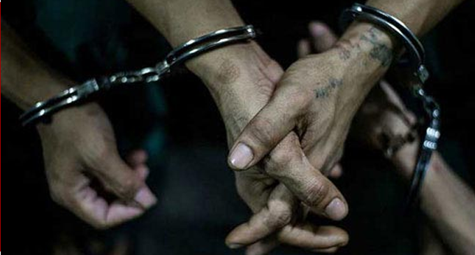ඇඳිරි නීතිය කඩ කල 3700ක් අත්අඩංගුවට ඇඳිරි නීතිය කඩ කල 3700ක් අත්අඩංගුවට
