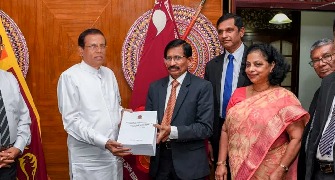 ජනාධිපති පරීක්ෂණ කොමිෂන් සභාවේ අවසන් වාර්තාව ජනපති අතට ජනාධිපති පරීක්ෂණ කොමිෂන් සභාවේ අවසන් වාර්තාව ජනපති අතට