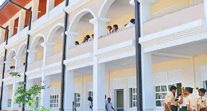 දිවයිනේ සියළුම පාසල් හෙට වසයි දිවයිනේ සියළුම පාසල් හෙට වසයි