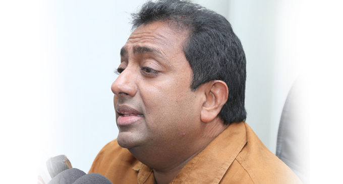 අකිල විරාජ්ගෙන් විශේෂ නිවේදනයක් අකිල විරාජ්ගෙන් විශේෂ නිවේදනයක්
