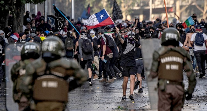 චිලී ගැටුම්වලින් 18 දෙනෙක් ජීවිතක්ෂයට චිලී ගැටුම්වලින් 18 දෙනෙක් ජීවිතක්ෂයට