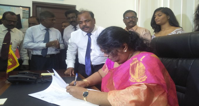 චාල්ස් මහත්මිය උතුරු පළාත් ආණ්ඩුකාරවරිය ලෙස වැඩ භාර ගනී චාල්ස් මහත්මිය උතුරු පළාත් ආණ්ඩුකාරවරිය ලෙස වැඩ භාර ගනී