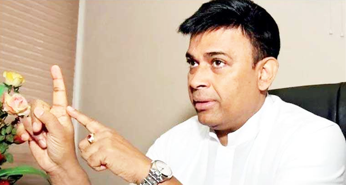 රංජන්ගෙන් පාර්ලිමේන්තුවට තවත් හඬ තැටි 5ක් රංජන්ගෙන් පාර්ලිමේන්තුවට තවත් හඬ තැටි 5ක්
