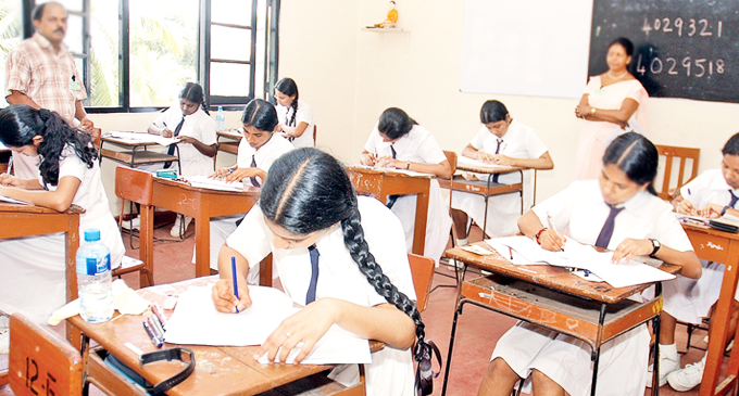 සාමාන්ය පෙළ අපේක්ෂකයින්ගේ හැඳුනුම්පත් සකස් කිරීමට විශේෂ දිනයක් හෙට සාමාන්ය පෙළ අපේක්ෂකයින්ගේ හැඳුනුම්පත් සකස් කිරීමට විශේෂ දිනයක් හෙට
