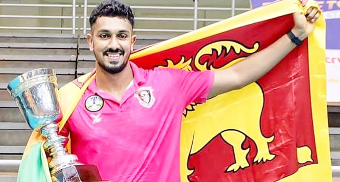 හිටපු වොලිබෝල් නායකයාගෙන් විශිෂ්ඨ ජයග්රහණයක් හිටපු වොලිබෝල් නායකයාගෙන් විශිෂ්ඨ ජයග්රහණයක්