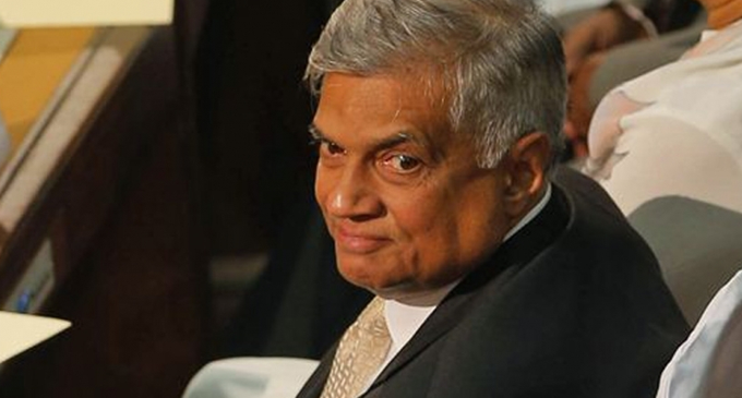 හිරුණිකාගේ මාතෘත්වයට අපහාස නොකරන්නැයි අගමැතිගෙන් ඉල්ලීමක් හිරුණිකාගේ මාතෘත්වයට අපහාස නොකරන්නැයි අගමැතිගෙන් ඉල්ලීමක්