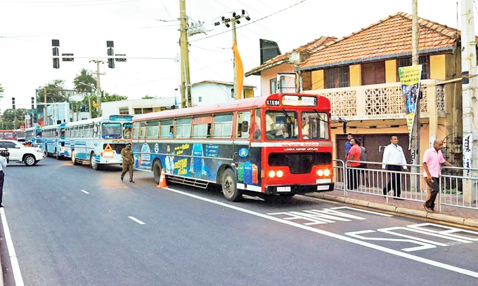 දුරගමන් සේවා බස් සති අන්තයේදි සාමන්ය පරිදි ධාවනයට දුරගමන් සේවා බස් සති අන්තයේදි සාමන්ය පරිදි ධාවනයට
