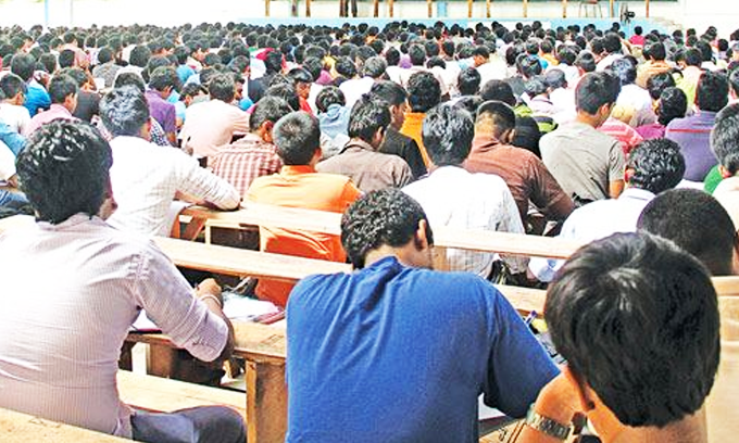 මෙවර සාපෙළ උපකාරක පංති අද මධ්යම රාත්රියේ සිට තහනම් මෙවර සාපෙළ උපකාරක පංති අද මධ්යම රාත්රියේ සිට තහනම්