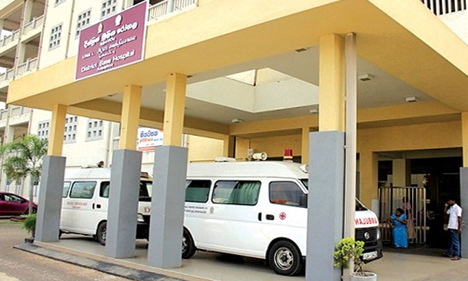කොරෝනා අවදානමෙන් කුලියාපිටිය රෝහලේ දැඩි සත්කාර ඒකකය සහ වාට්ටු දෙකක් වැසේ කොරෝනා අවදානමෙන් කුලියාපිටිය රෝහලේ දැඩි සත්කාර ඒකකය සහ වාට්ටු දෙකක් වැසේ