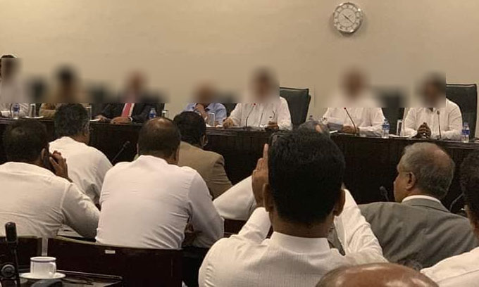 කොරෝනා ආසාදිත බවට සැක මාධ්යවේදියා මාධ්ය හමු රැසකට සහභාගී වී ඇති බවට තොරතුරු කොරෝනා ආසාදිත බවට සැක මාධ්යවේදියා මාධ්ය හමු රැසකට සහභාගී වී ඇති බවට තොරතුරු