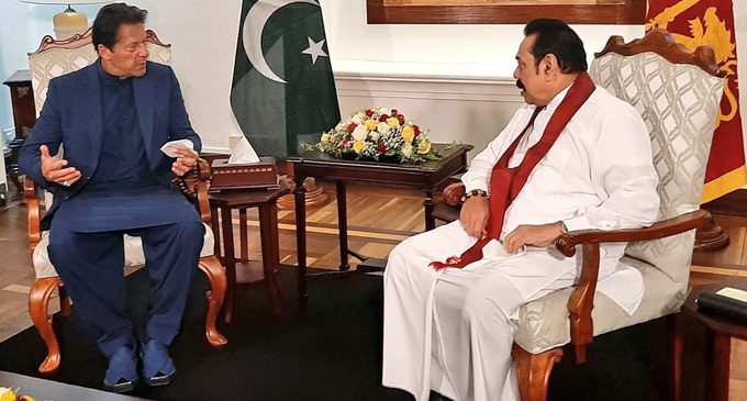 ශ්රී ලංකා – පාකිස්තාන අග්රාමාත්යවරුන් අතර ද්වීපාර්ශවික සාකච්ඡා ඇරඹේ ශ්රී ලංකා – පාකිස්තාන අග්රාමාත්යවරුන් අතර ද්වීපාර්ශවික සාකච්ඡා ඇරඹේ