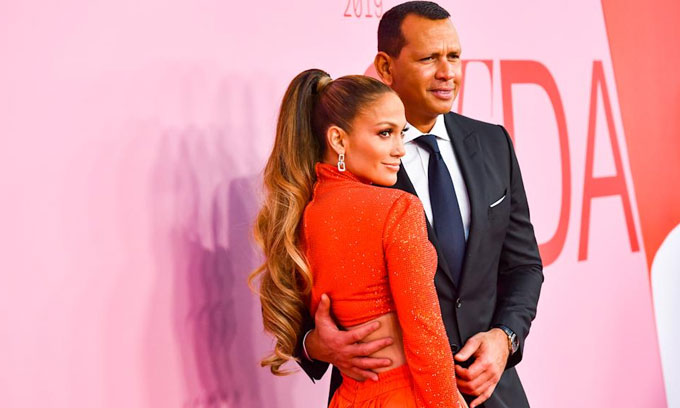 ජෙනිෆර් ලොෆේස් හත්වැනි වතාවටත් දික්කසාද වෙයි ජෙනිෆර් ලොෆේස් හත්වැනි වතාවටත් දික්කසාද වෙයි