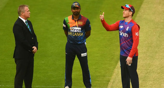 කාසියේ වාසිය එංගලන්තයට කාසියේ වාසිය එංගලන්තයට