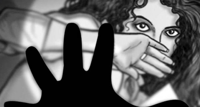 බාලවයස්කාර දැරියක් ලිංගික කටයුතු සඳහා අලෙවි කිරීමේ චෝදනා මත තවත් සැකකරුවන් 4 අත්අඩංගුවට බාලවයස්කාර දැරියක් ලිංගික කටයුතු සඳහා අලෙවි කිරීමේ චෝදනා මත තවත් සැකකරුවන් 4 අත්අඩංගුවට