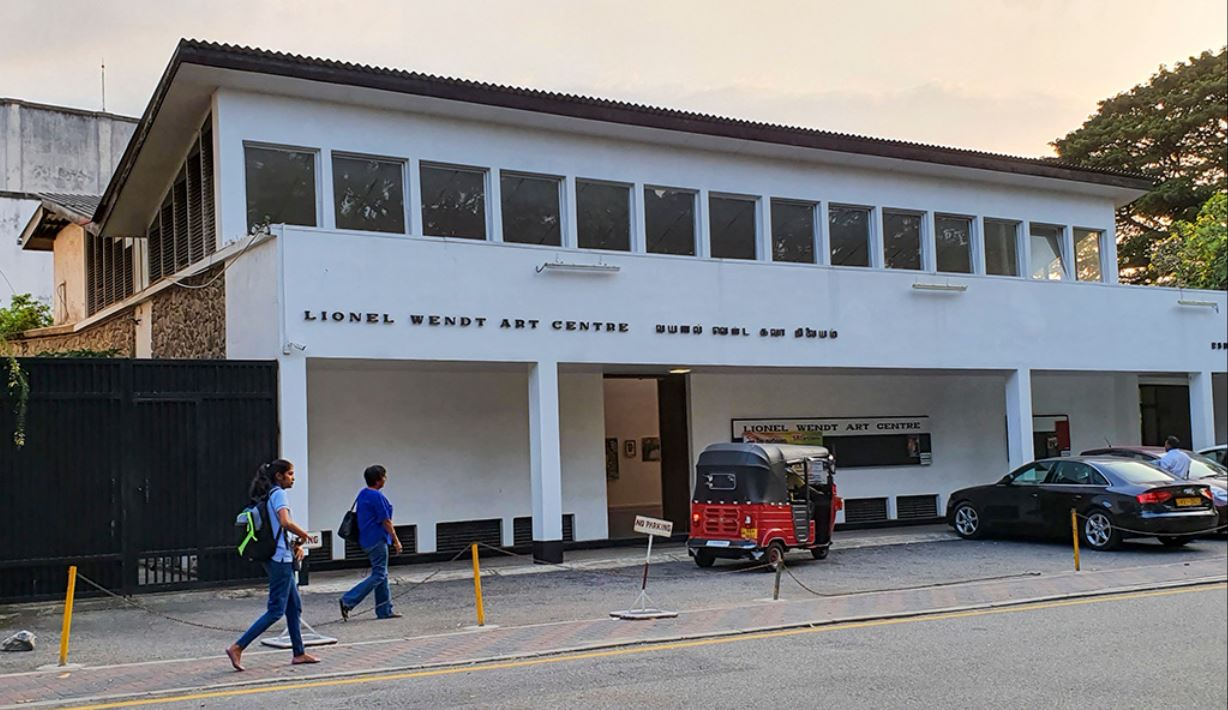 රඟපෑම් යළි ඇරඹේ රඟපෑම් යළි ඇරඹේ
