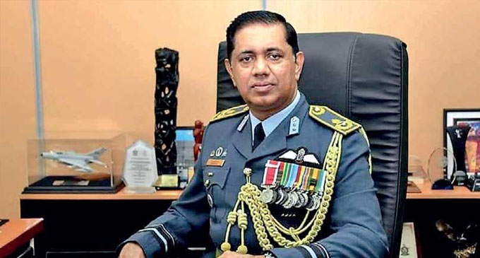 ගුවන් හමුදාපතිටත් කොරෝනා ගුවන් හමුදාපතිටත් කොරෝනා