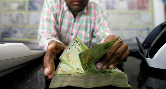ඇඳිරිනීතිය පනවා ඇති කාලය තුළ රුපියල් 2,000 ක දීමනාවක් ඇඳිරිනීතිය පනවා ඇති කාලය තුළ රුපියල් 2,000 ක දීමනාවක්