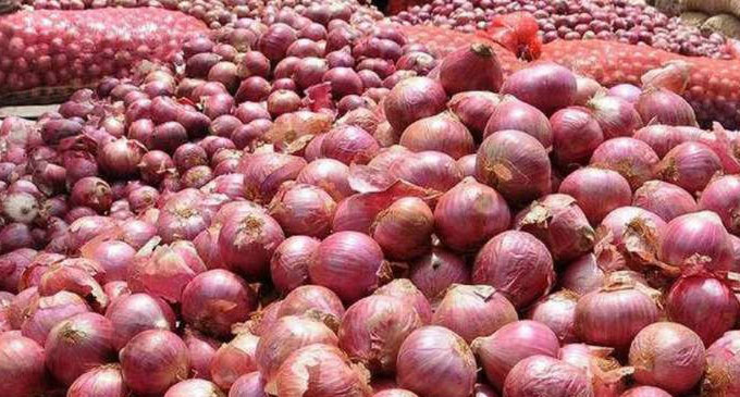 ලොකු ළූණු කිලෝවක ආනයන බද්ද ඉහළට ලොකු ළූණු කිලෝවක ආනයන බද්ද ඉහළට