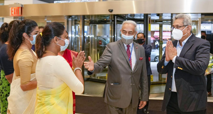 ජනපති නිව්යෝර්ක් නුවරට ළඟා වෙයි ජනපති නිව්යෝර්ක් නුවරට ළඟා වෙයි
