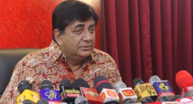 ‘කලිසම ගලවන්න ඉස්සෙල්ලා අපට සරම මහගන්න තිබුණා’ ‘කලිසම ගලවන්න ඉස්සෙල්ලා අපට සරම මහගන්න තිබුණා’