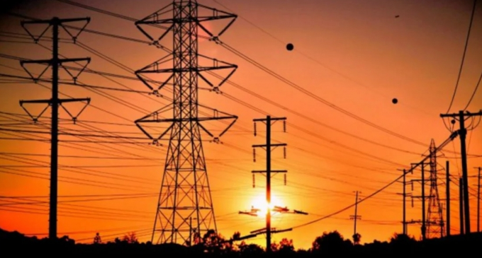 ඉටිපන්දම් හිඟයක්ද ඇති වෙයි ද? ඉටිපන්දම් හිඟයක්ද ඇති වෙයි ද?