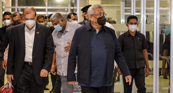 ජනපති යළි දිවයිනට ජනපති යළි දිවයිනට