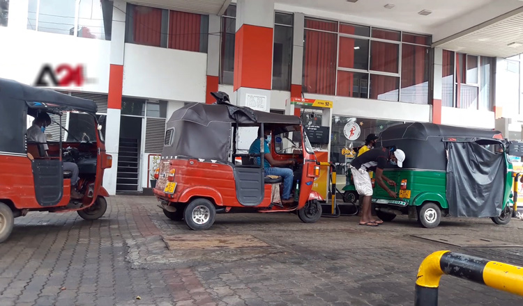 ආනයනය සීමා කිරීම හේතුවෙන් වාහන මිලෙහි වෙනසක් ආනයනය සීමා කිරීම හේතුවෙන් වාහන මිලෙහි වෙනසක්