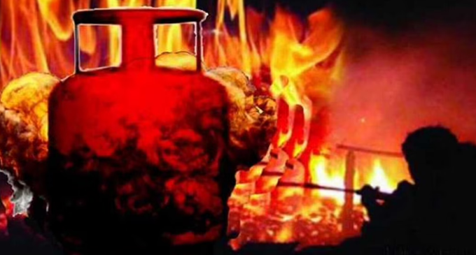 වැලිකන්දේ තරුණියගේ මරණය ගෑස් ලීක් එකක් නෙමෙයිලු – SOCO කියයි වැලිකන්දේ තරුණියගේ මරණය ගෑස් ලීක් එකක් නෙමෙයිලු – SOCO කියයි
