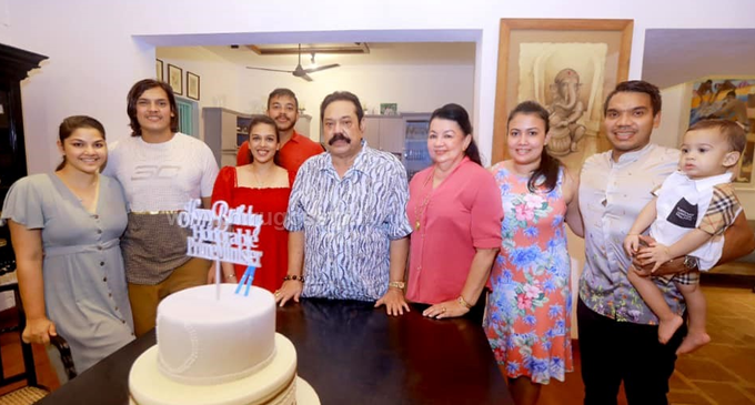 අග්රාමාත්ය මහින්ද රාජපක්ෂගේ උපන් දිනය අදයි.. අග්රාමාත්ය මහින්ද රාජපක්ෂගේ උපන් දිනය අදයි..