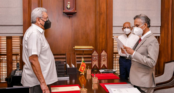 අභියාචනාධිකරණයට නව විනිසුරුවරයෙකු දිවුරුම් දෙයි අභියාචනාධිකරණයට නව විනිසුරුවරයෙකු දිවුරුම් දෙයි