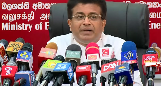 ත්රිකුණාමලය තෙල් ටැංකි ගැන රජය තීරණයක් ගනී ත්රිකුණාමලය තෙල් ටැංකි ගැන රජය තීරණයක් ගනී
