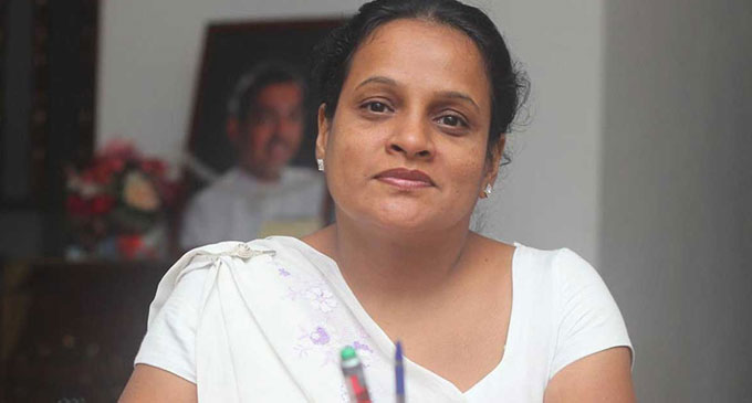 පාර්ලිමේන්තු මන්ත්රීනී රෝහිනීට කොරෝනා පාර්ලිමේන්තු මන්ත්රීනී රෝහිනීට කොරෝනා