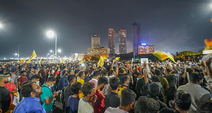 ගෝල්ෆේස් විරෝධතා හේතුවෙන් සිදුවූ හානිය මෙන්න ගෝල්ෆේස් විරෝධතා හේතුවෙන් සිදුවූ හානිය මෙන්න