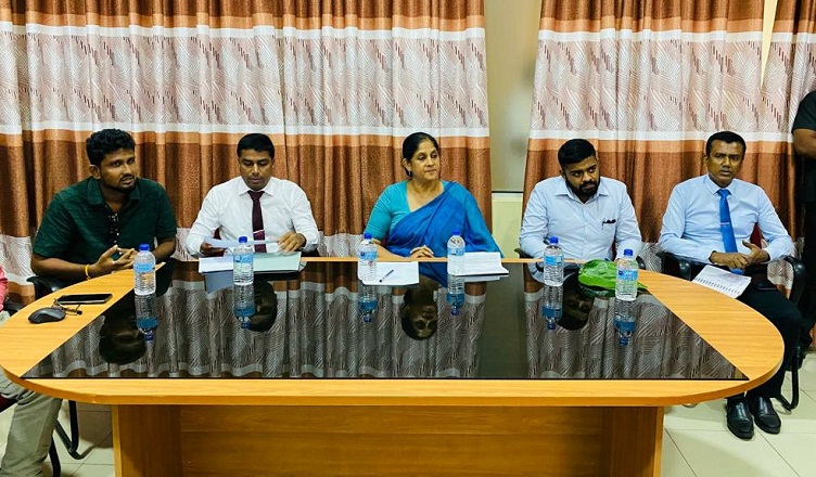 මූතූර් ආදීවාසීන්ගේ ඉඩම් ගැටළු විසදීමට කමිටුවක් මූතූර් ආදීවාසීන්ගේ ඉඩම් ගැටළු විසදීමට කමිටුවක්