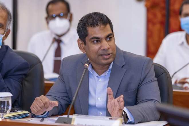 ඉන්ධන නැවක් එන දිනයක් කිව නොහැකියි – පෝලිම්වල ඉන්න එපා ඉන්ධන නැවක් එන දිනයක් කිව නොහැකියි – පෝලිම්වල ඉන්න එපා