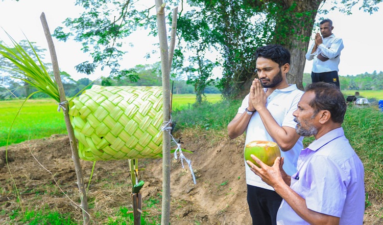 ඩොලර් අර්බුදය ජය ගැනීමට Gflock මඟ කියයි ඩොලර් අර්බුදය ජය ගැනීමට Gflock මඟ කියයි